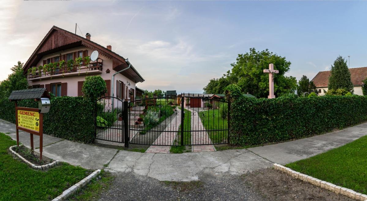 Gemenc Vendeghaz Hotel Hercegszanto Buitenkant foto